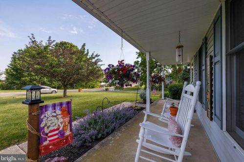 335 Fairway Cir, Gilbertsville, PA 19525-8816