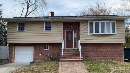 32 Fourth St, East Brunswick, NJ 08816-2327