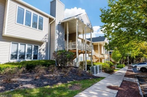 92 Westchester Ter, Annandale, NJ 08801-1630