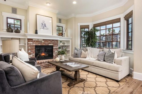 5250 Appian Way, Long Beach CA  90803-1901 exterior