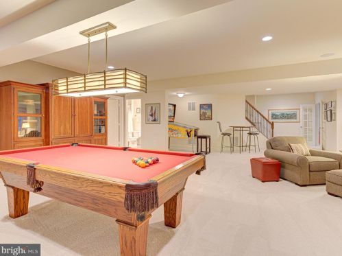 20500 Stone Fox Ct, Leesburg VA 20175-7223 exterior