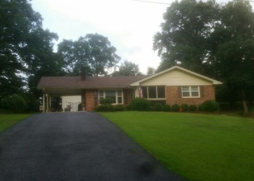 620 Spring St, Hurt, VA 24563-2219