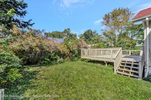 226 Davis Ave, Lacey NJ  08731-3519 exterior