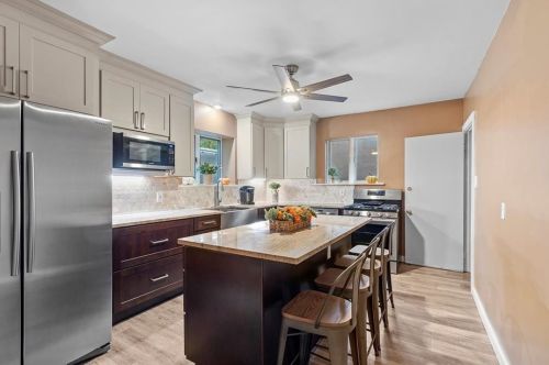 1059 5th St, Oakmont, PA 15139-1260