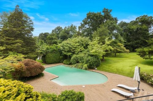 15 Wenwood Dr, Muttontown NY  11545-3129 exterior