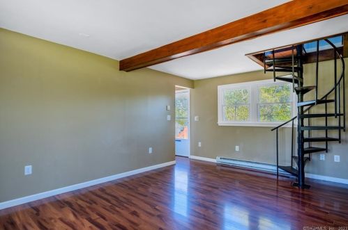 309 Vauxhall St, United States Coast Guard Ac CT  06320-3837 exterior