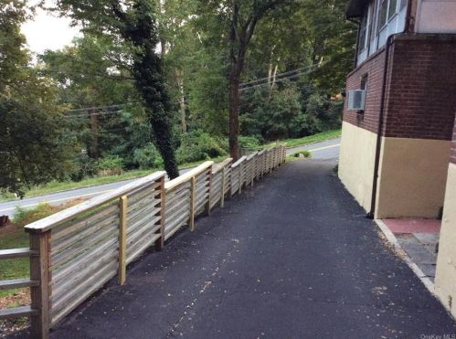 20 Lincoln Pl, White Plains NY  10603-2152 exterior