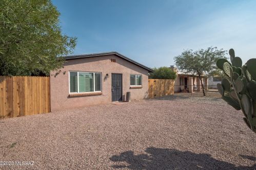 1626 Delaware St, Tucson, AZ 85745-2302