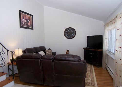 21 Doges Promenade, North Lindenhurst, NY 11757-6402
