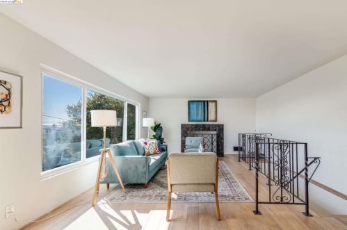 8410 Aster Ave, Oakland CA  94605-4104 exterior