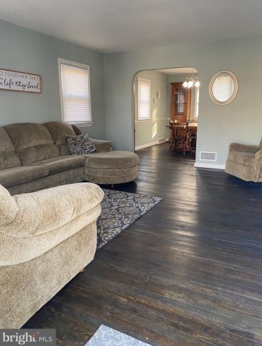 367 Raritan St, Camden NJ  08105-2037 exterior