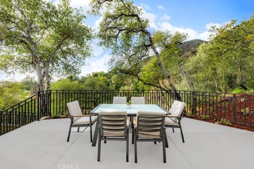 635 Oak Crest Dr, Sierra Madre CA  91024-1130 exterior