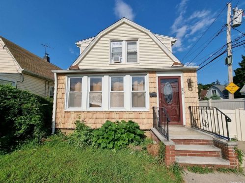 304 Clinton Ave, Cedarhurst, NY 11516-1514