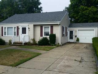 146 Ausdale Rd, Cranston, RI 02910-4105