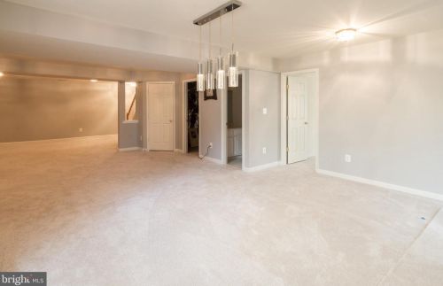 1626 Chickasaw Pl, Leesburg VA  20176-6622 exterior