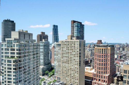 20 64th St, New York NY 10023-7129 exterior