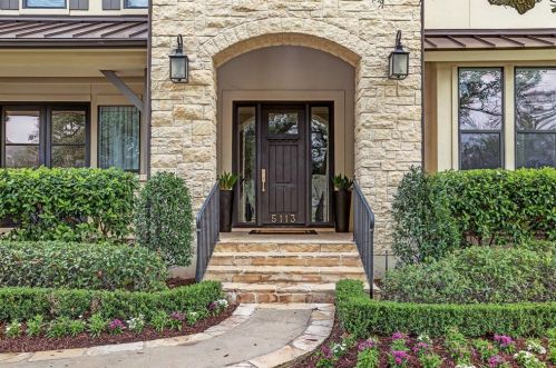 5113 Pocahontas St, Bellaire, TX 77401-4911
