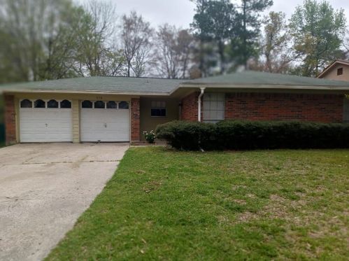 616 Hildred Ave, Conroe TX  77303-1716 exterior