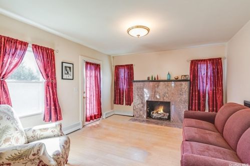 305 Bayberry Rd, Southold NY  11971-4436 exterior