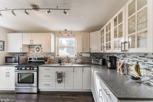 225 Tulpehocken Ave, Melrose Park PA 19027-1927 exterior