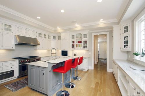 312 Ridgefield Rd, Wilton CT  06897-2329 exterior