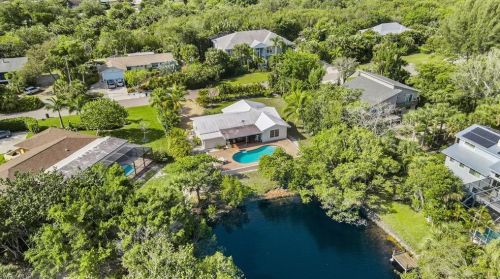 1643 Bunting Ln, Sanibel, FL 33957-4208