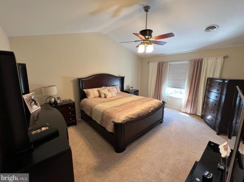 230 Pebble Vly Dr, Dover DE 19904-9469 exterior