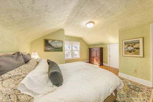 1919 Church St, Milwaukee WI 53213-2129 exterior