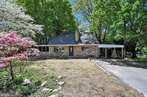 25 Carpenter St, West Cressona, PA 17929-1419