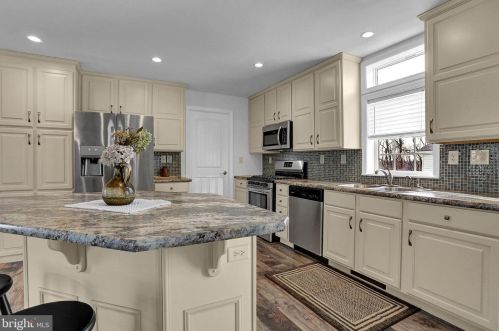 5 Laurie Dr, Lees Cross Roads PA  17257-8150 exterior