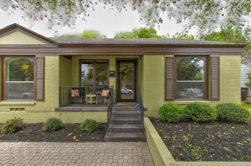 4232 Curzon Ave, Fort Worth, TX 76107-5512