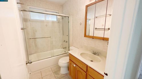 15897 Vassar Ave, San Lorenzo CA  94580-1060 exterior