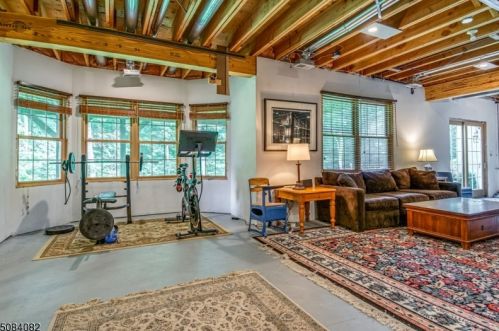 27 Kern Dr, Roxbury Township NJ  07836-9726 exterior