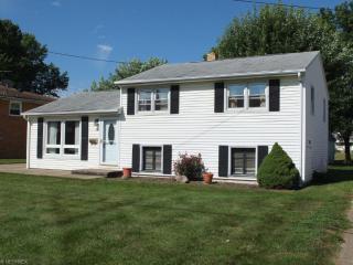 205 Hinderer Ave, Massillon, OH 44646-3856