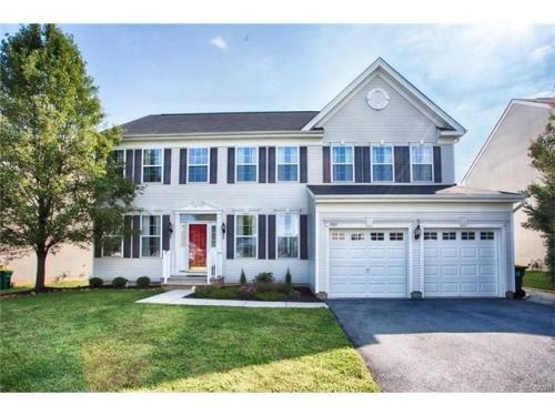 7441 Iron Dr, Macungie, PA 18062-2146