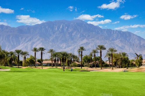 20 Hilton Head Dr, Rancho Mirage CA  92270-1607 exterior