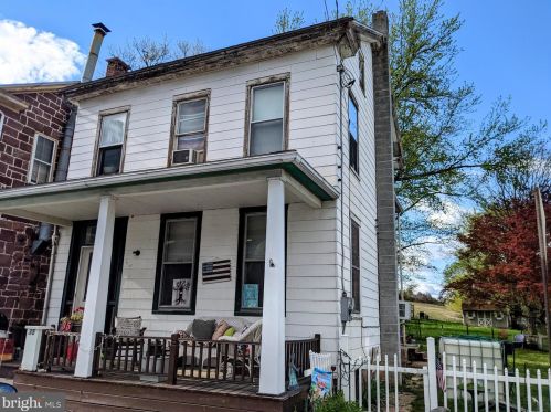 35 Broadway, Etters, PA 17319-8958