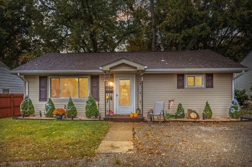 1812 16th Ave, Beaver Falls, PA 15010-5322