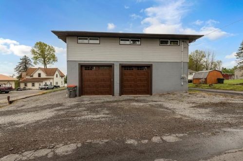 1612 8th St, Beaver Falls, PA 15010-4312