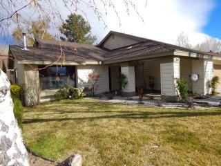 1548 Bear Creek Dr, Bishop, CA 93514-1950