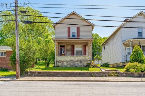 208 Water St, West Newton, PA 15089-1618