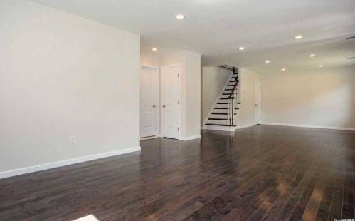 766 Harrison St, Hempstead, NY 11552-3216