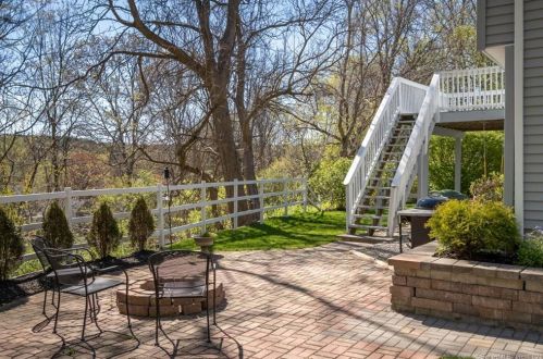 17 Vine St, Putnam CT  06260-2216 exterior