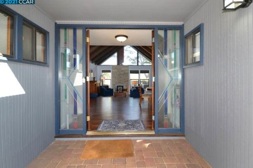 2480 Ln Canada Ct, Pinole CA exterior