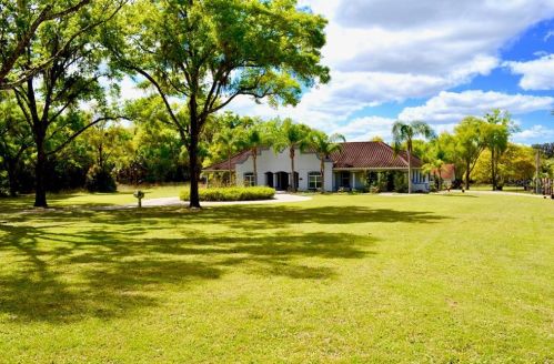 3260 Grand Ave, Deland, FL 32720-4503