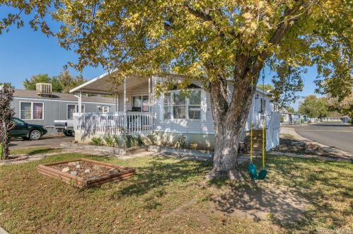 17073 Batavia Pl, Denver, CO 80011-4912