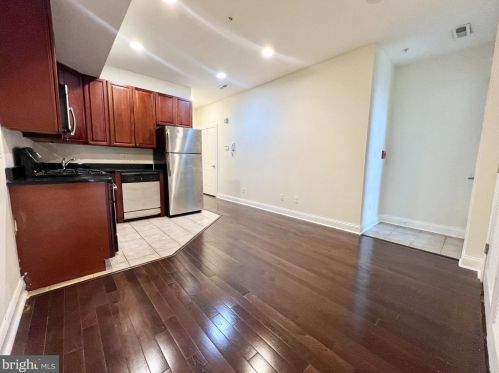 1818 16th St, Philadelphia, PA 19145-2203
