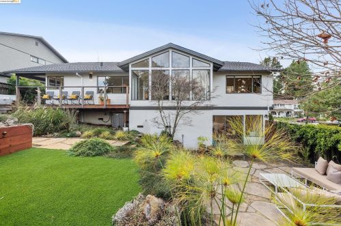 13050 Brookpark Rd, Oakland CA  94619-3504 exterior