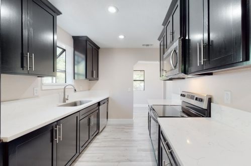 16 Midway Dr, Oroville CA  95966-3656 exterior