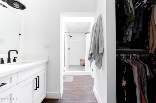 5744 12 St, Phoenix AZ 85086-7351 exterior